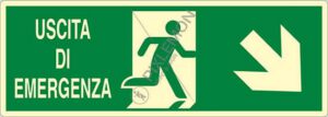 cartello USCITA DI EMERGENZA (scala in basso a destra)