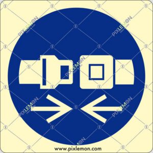 cartello (E obbligatorio indossare la cintura di sicurezza - wear safety belts)
