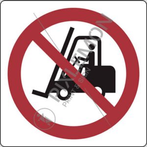 cartello (vietato l'accesso ai carrelli elevatori e altri veicoli industriali - no access for forklift trucks and other industrial vehicles)