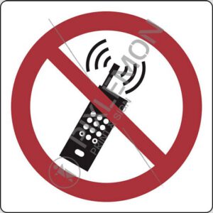 cartello (vietato tenere i telefoni accesi - no activated mobile phone)