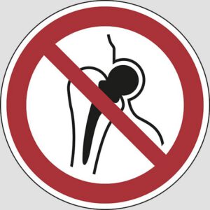 cartello (no acccess for people with metallic implants)